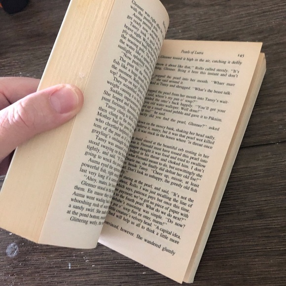 Pearls of Lutra (A Novel of Redwall) by: Brain Jacques paperback book - Picture 4 of 6